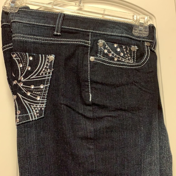 Jeans - Picture 7 of 7